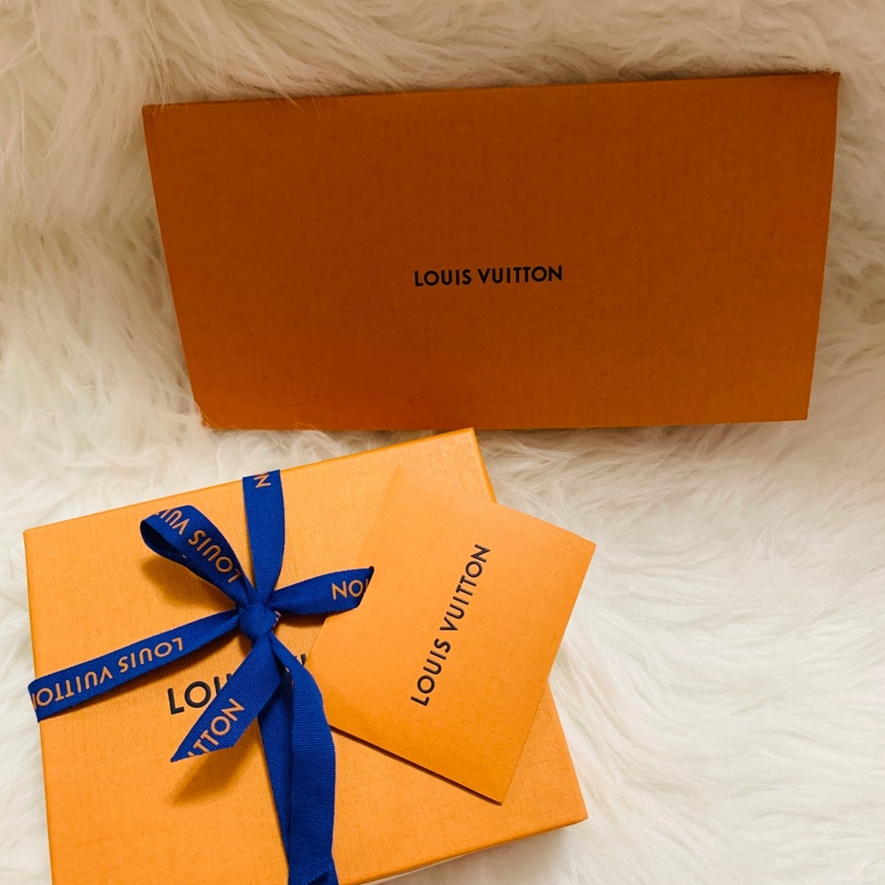 LV fushia 6 key holder